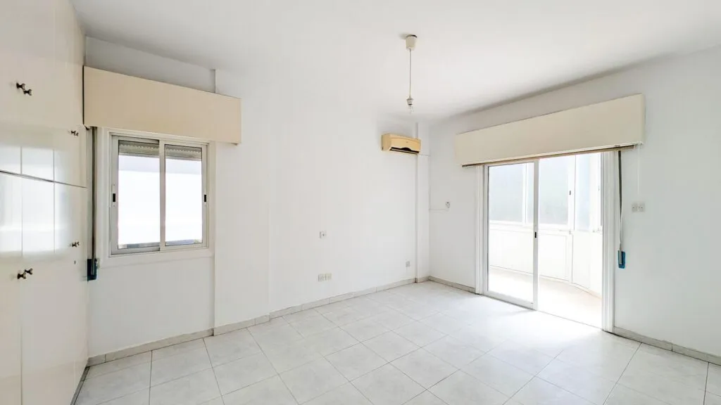 Three-bedroom apartment in Ag. Konstantinou & Elenis, Nicosia — photo 8