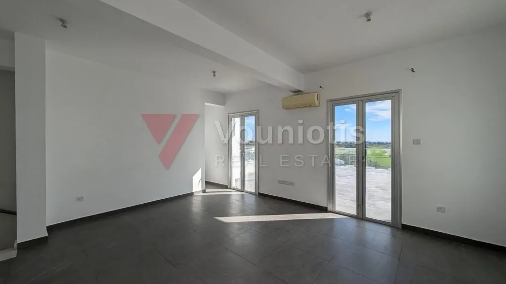Two-Bedroom Apartment in Mazotos, Larnaca — photo 8