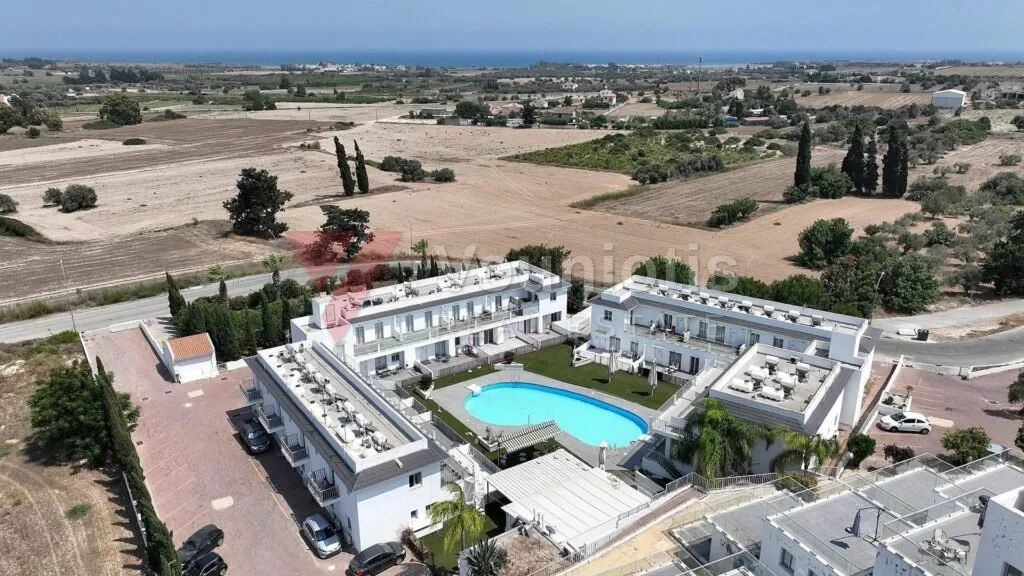 Ground floor two-bedroom apartment in Mazotos, Larnaca — photo 4