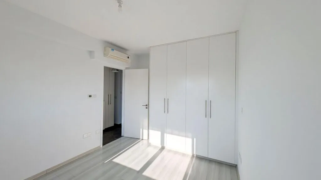 Top Floor Three-bedroom apartment in Agios Vasilios Quarter, Strovolos, Nicosia — photo 10
