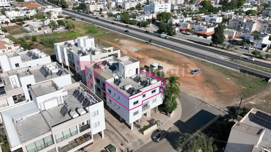 Top Floor Three-bedroom apartment in Agios Vasilios Quarter, Strovolos, Nicosia — photo 2