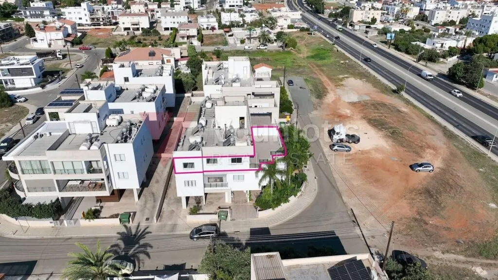 Top Floor Three-bedroom apartment in Agios Vasilios Quarter, Strovolos, Nicosia — photo 4