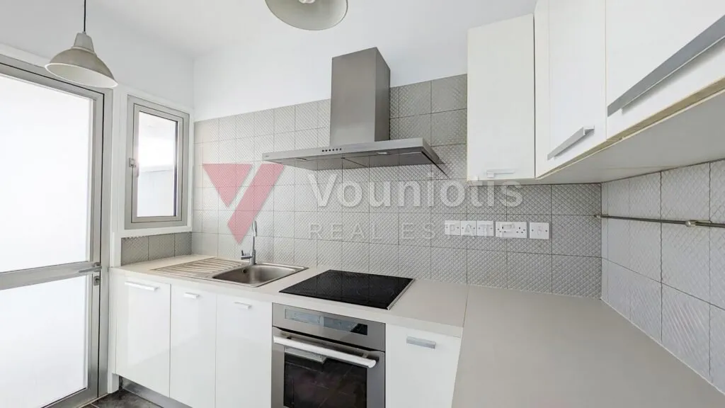 Top Floor Three-bedroom apartment in Agios Vasilios Quarter, Strovolos, Nicosia — photo 9