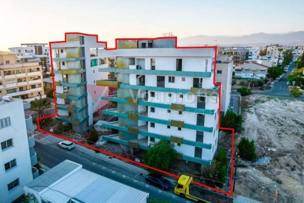 Residential building blocks in Agioi Konstantinou & Elenis, Nicosia — photo 3