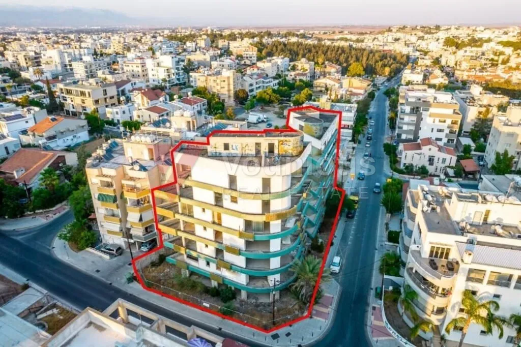 Residential building blocks in Agioi Konstantinou & Elenis, Nicosia — photo 5