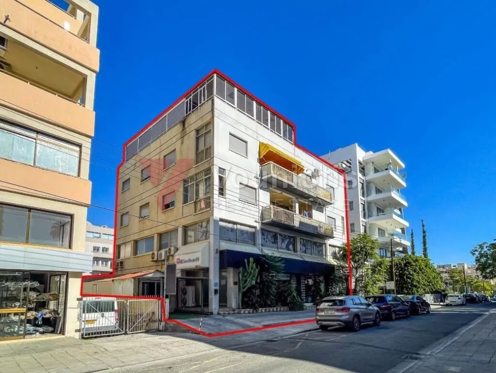 Four storey mixed-use building in Agioi Omologites, Nicosia — photo 3
