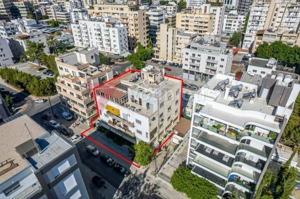 Four storey mixed-use building in Agioi Omologites, Nicosia — photo 4