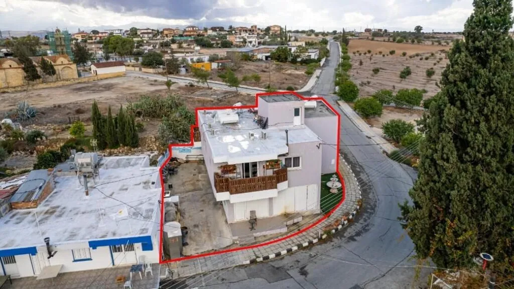 Two-storey mixed-use building in Deneia, Nicosia — photo 3