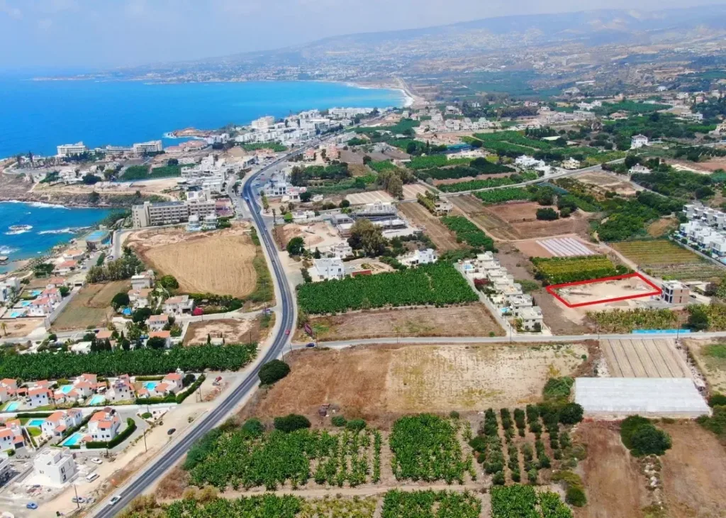 Three-Bedroom Semi-Detached House in Kissonerga, Paphos — photo 6