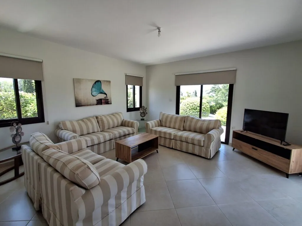 Three-Bedroom Villa in Kouklia, Paphos – photo 4