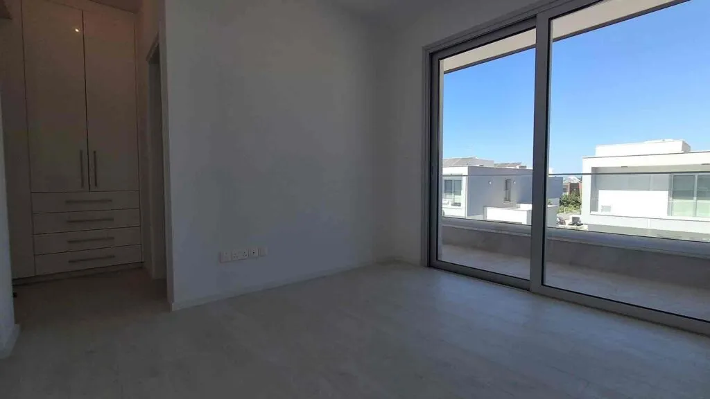 Three-Bedroom Villa in Paphos – photo 17