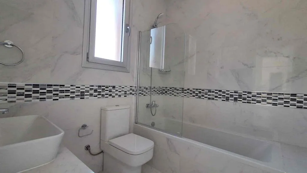 Three-Bedroom Villa in Paphos – photo 18
