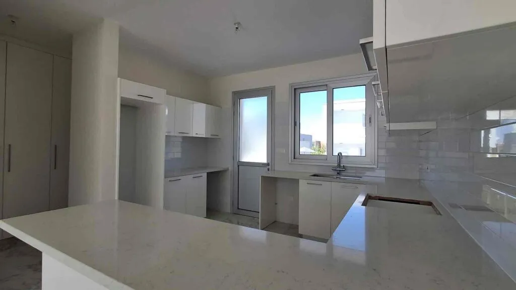 Three-Bedroom Villa in Paphos – photo 8