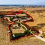 Fields with a horse farm in Pano Deftera, Nicosia — Nicosia, Pano Deftera