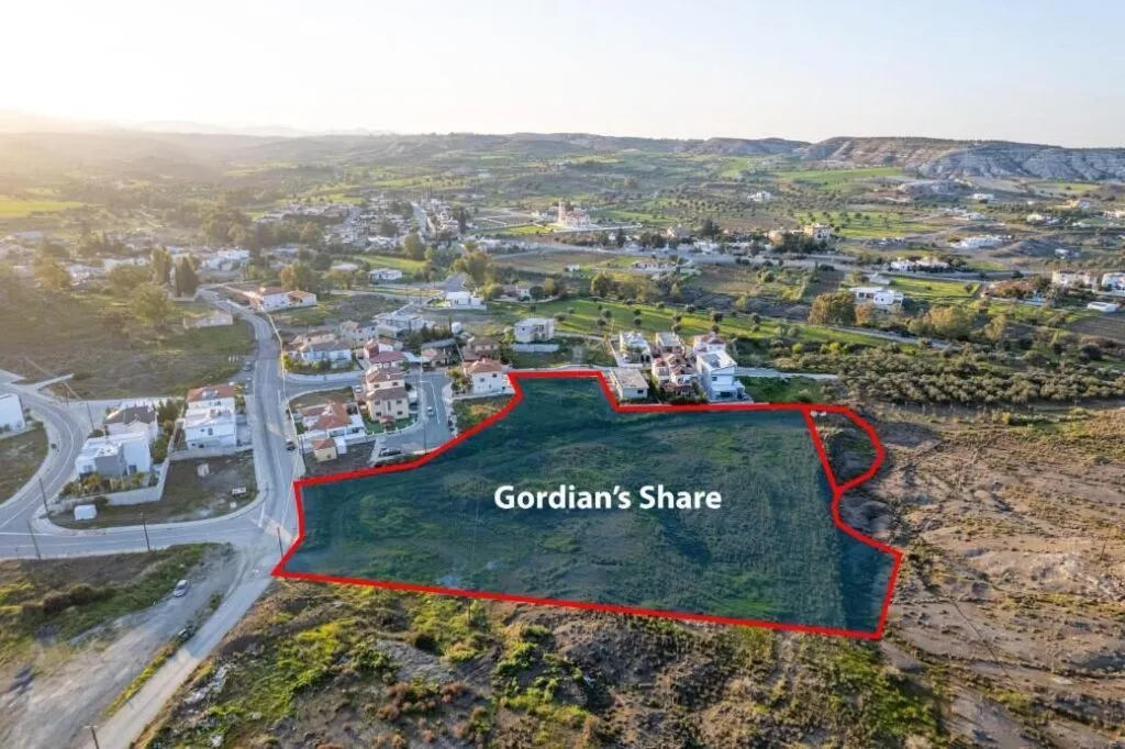 Shared residential field in Analiontas, Nicosia — photo 2