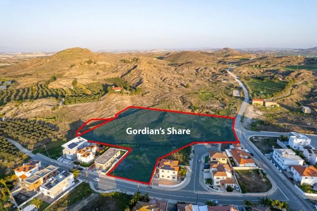 Shared residential field in Analiontas, Nicosia — photo 4