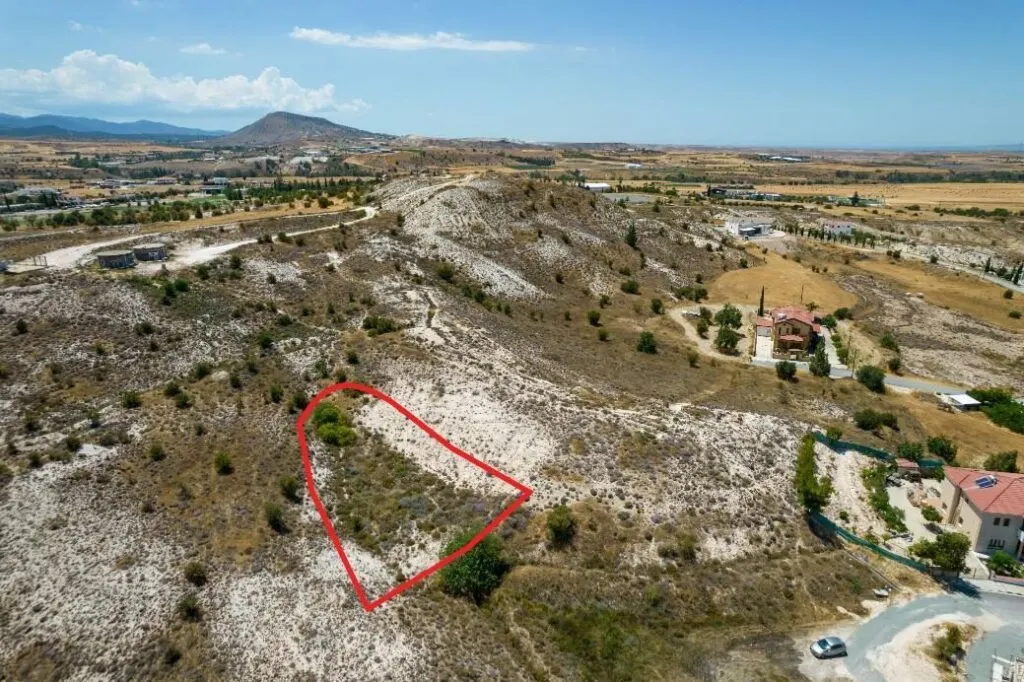 Residential field in Arediou, Nicosia — photo 4