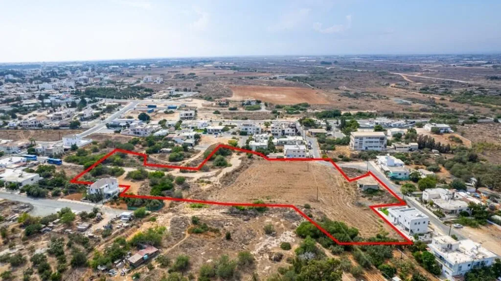 Shared residential field in Deryneia, Famagusta — photo 3