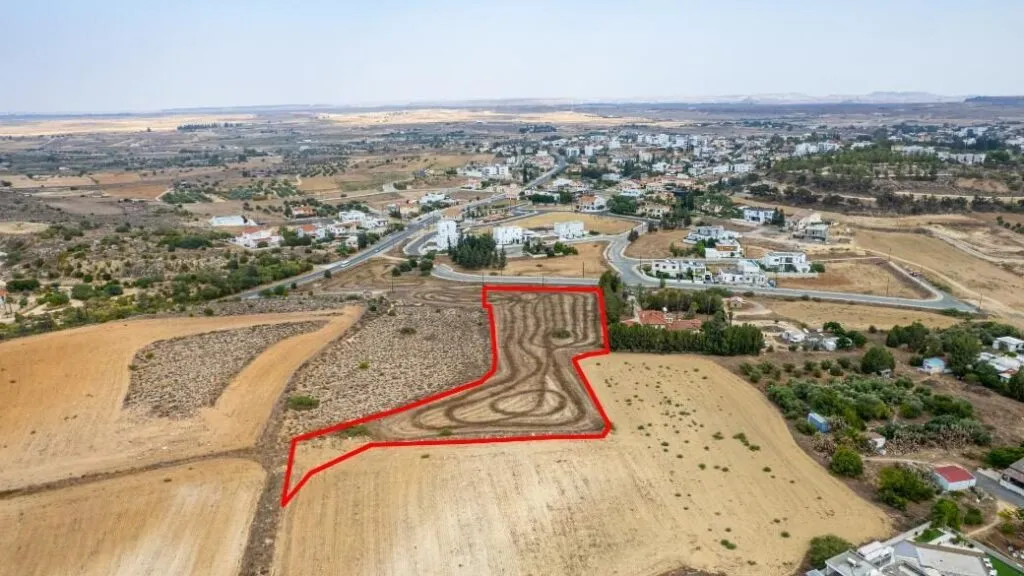 Shared residential field in Geri, Nicosia — photo 2