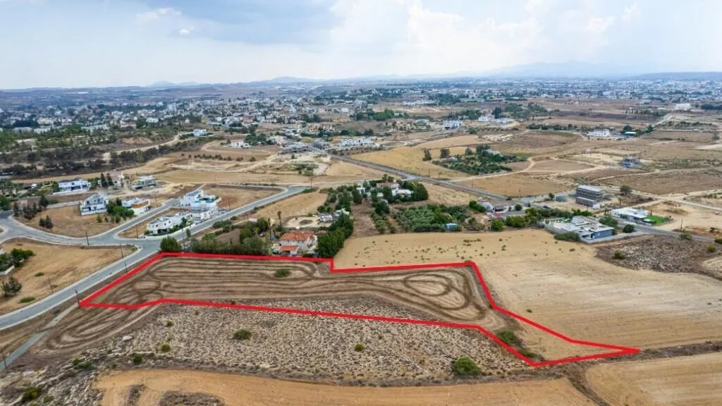 Shared residential field in Geri, Nicosia — photo 4