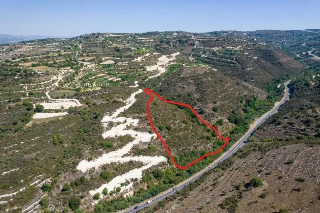Agricultural field in Kallepeia, Paphos — photo 4