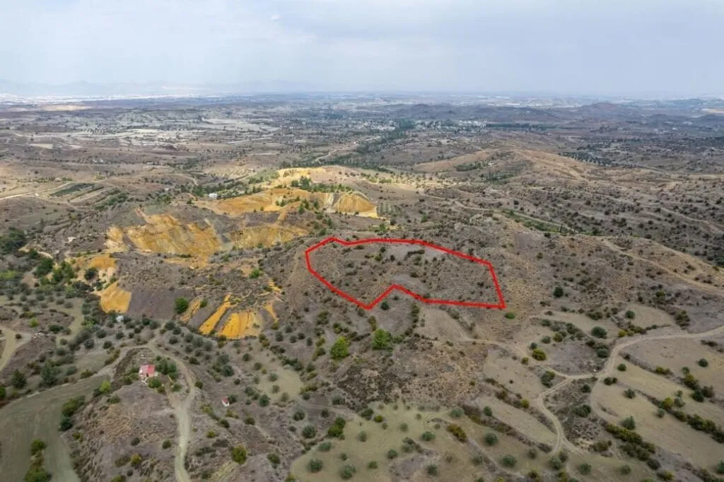 Field in Kapedes, Nicosia — photo 2