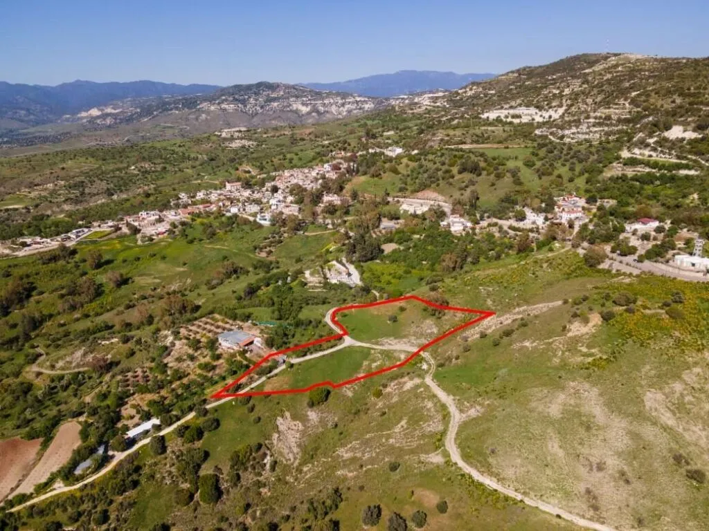 Residential field in Kelokedara, Paphos — photo 3