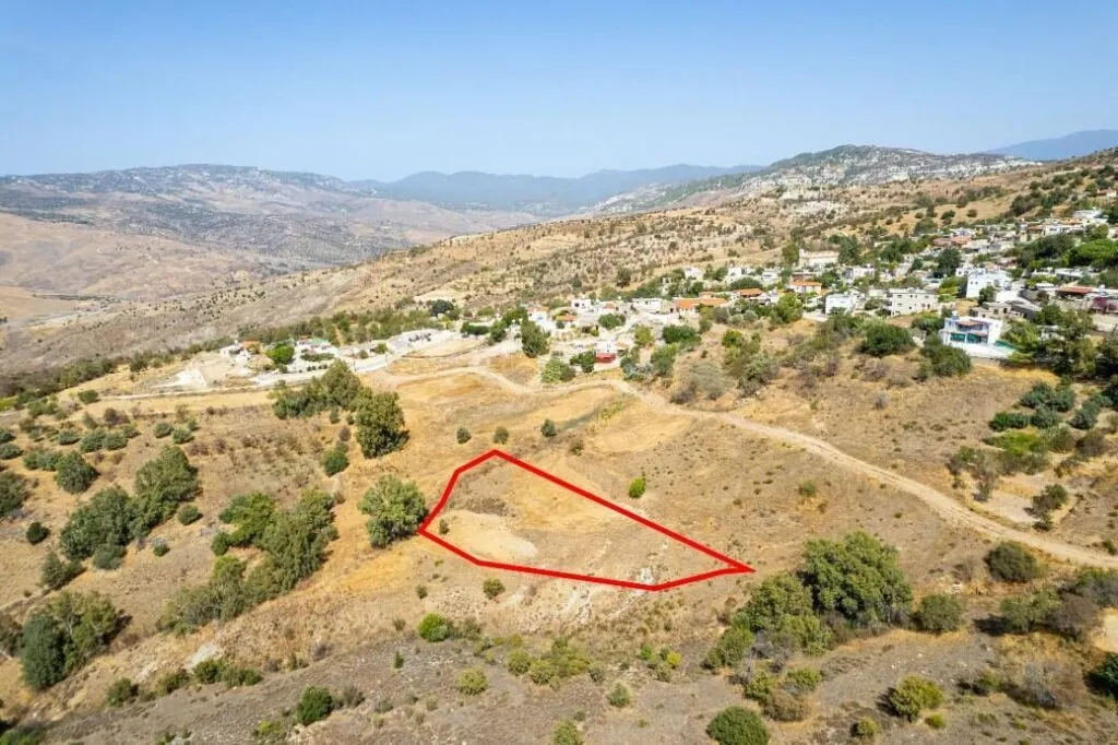 Residential field in Kelokedara, Paphos — photo 2