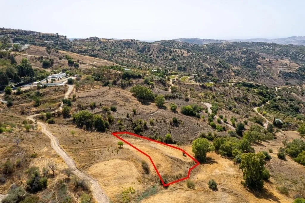 Residential field in Kelokedara, Paphos — photo 3