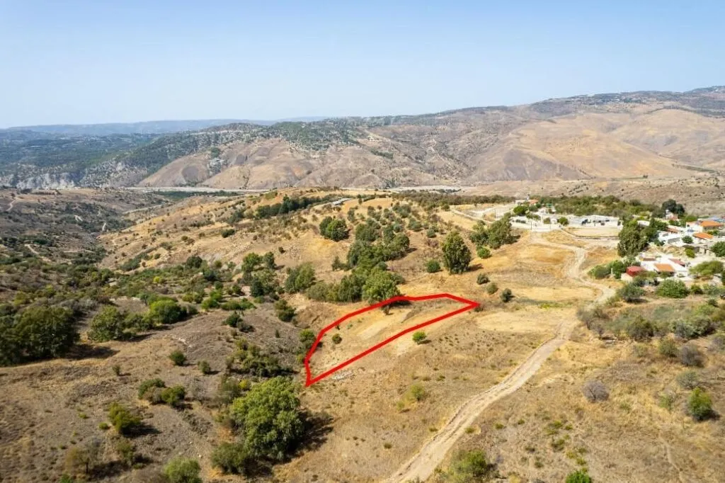 Residential field in Kelokedara, Paphos — photo 4