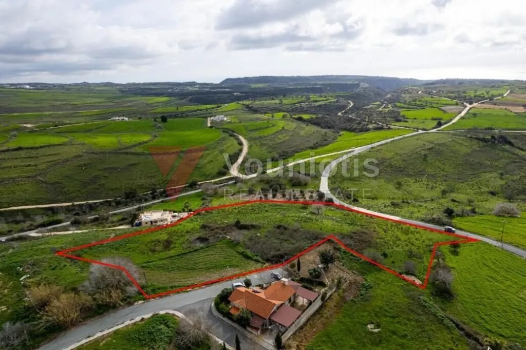 Shared residential field in Pano Arodes, Paphos — photo 3