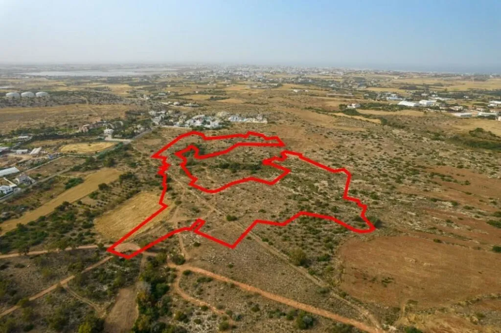 Shared agricultural field in Paralimni, Famagusta — photo 3