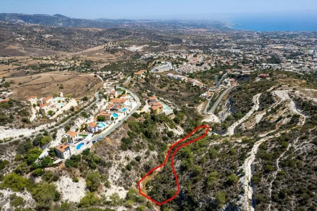 Χωράφι στην Πέγεια Πάφου — φωτογραφία 3