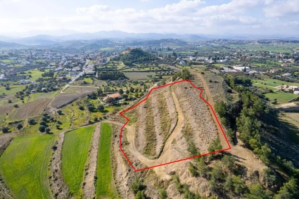 Residential field in Pera, Nicosia — photo 2