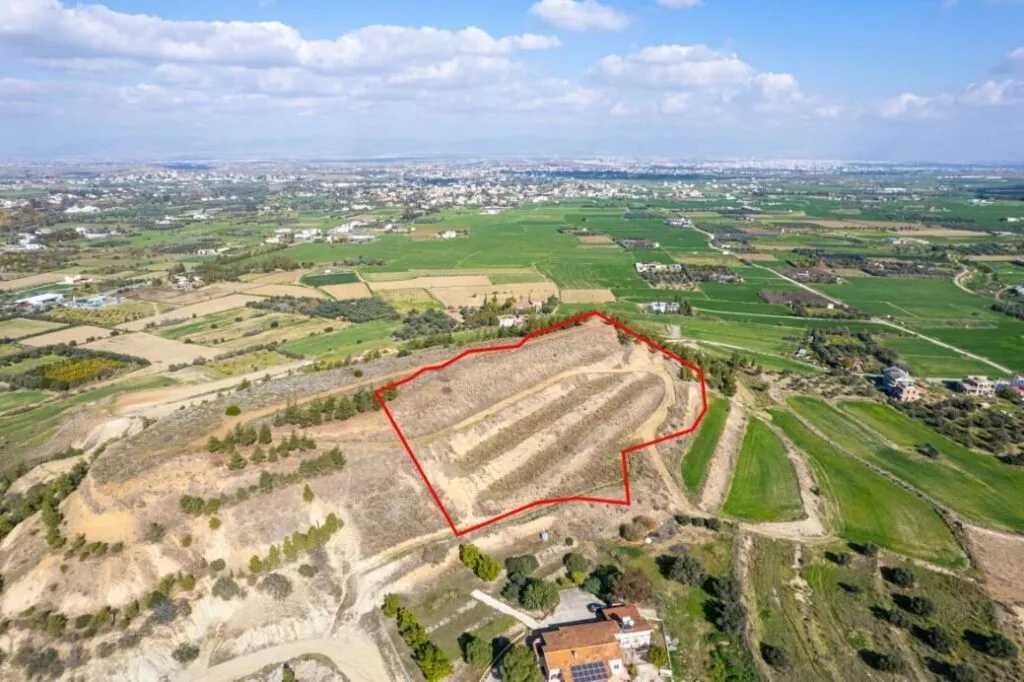 Residential field in Pera, Nicosia — photo 4