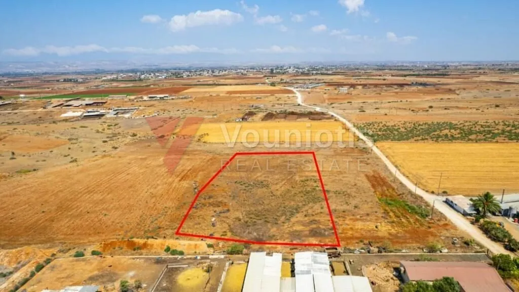 Agricultural field in Peristerona, Nicosia — photo 2