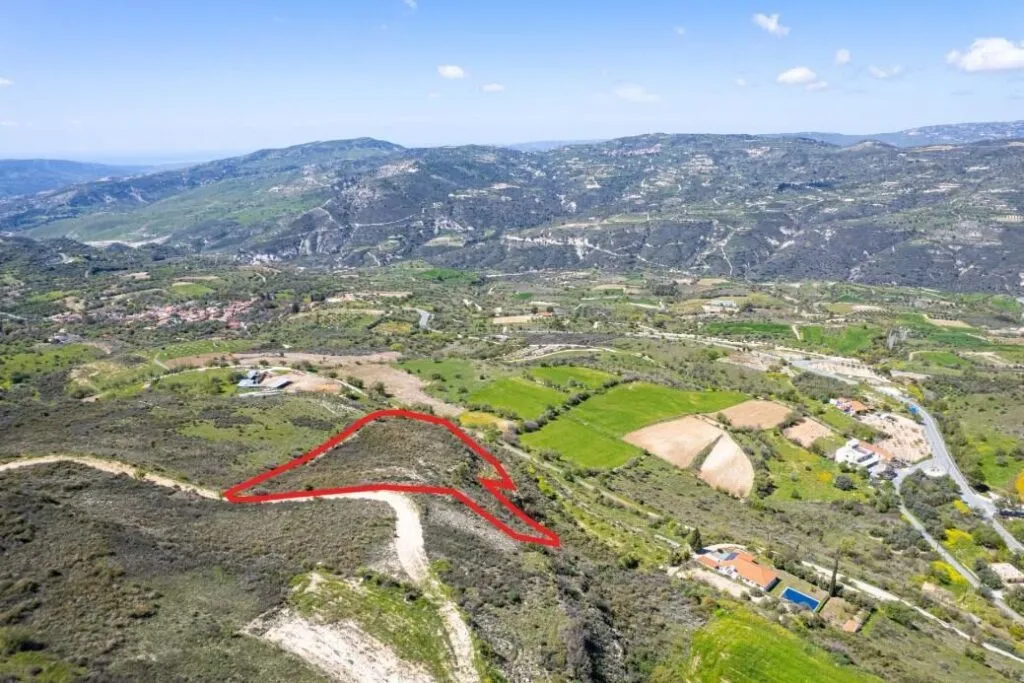 Agricultural field in Praitori, Paphos — photo 4