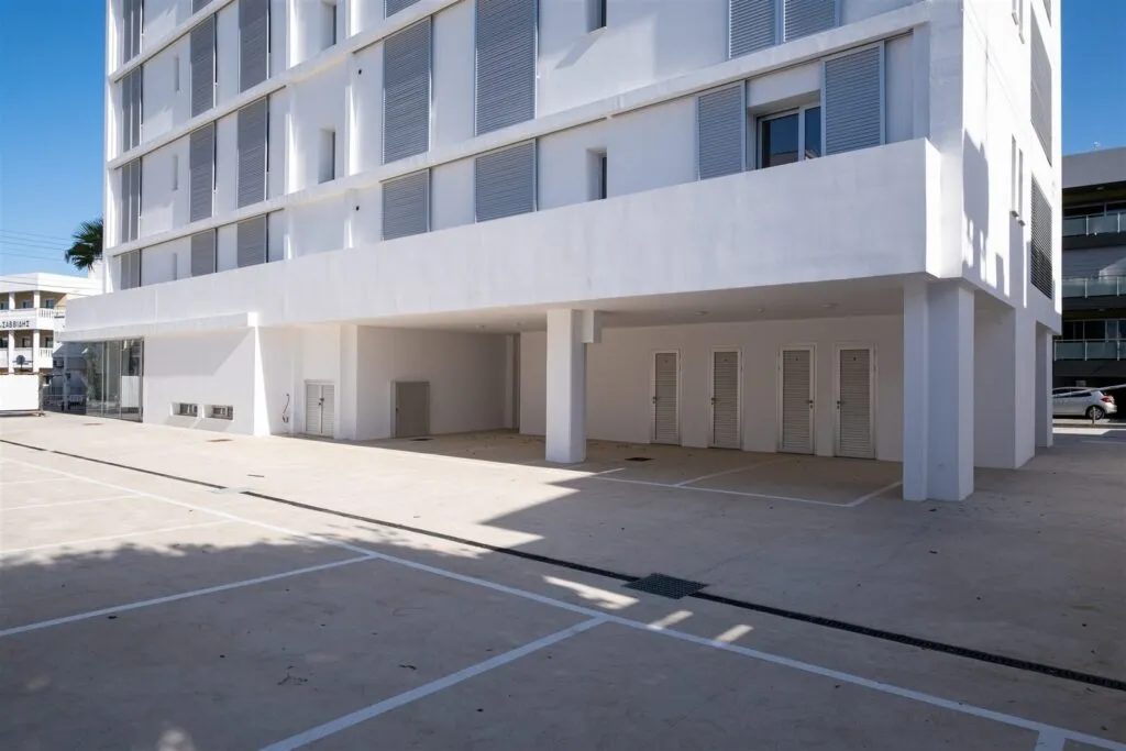 Shop of 85 m² in Strovolos, Nicosia – photo 17