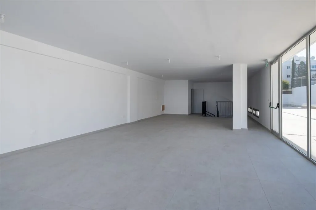 Magasin de 85 m² à Strovolos, Nicosie – photo 2