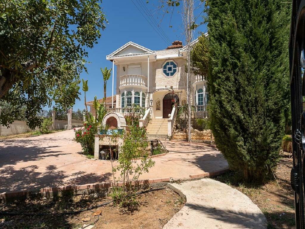 Luxury Four Bedroom House Ypsonas, Limassol