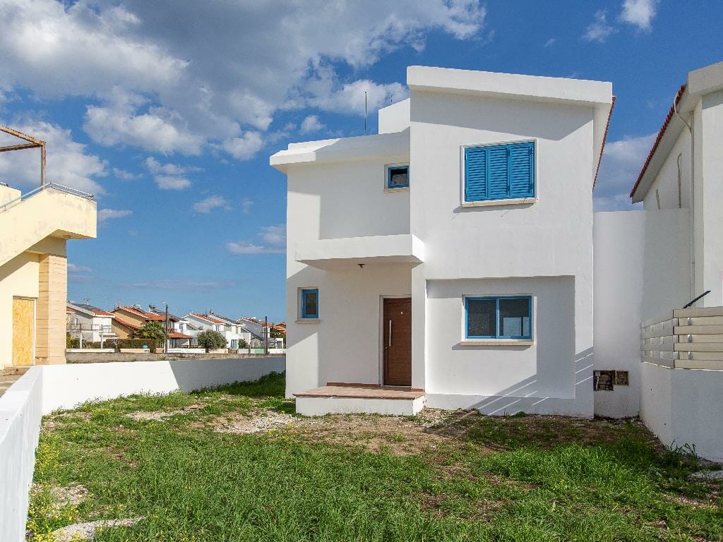 Restaurant & Houses in Perivolia Larnaca