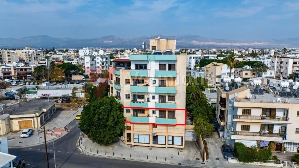 Three-Bedroom Apartment in Panagia, Nicosia — photo 2