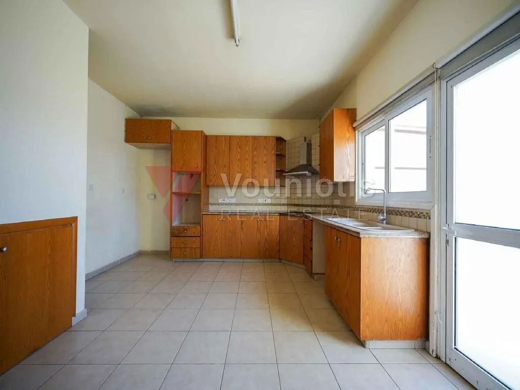 Three-Bedroom House in Kokkinotrimithia, Nicosia — photo 11