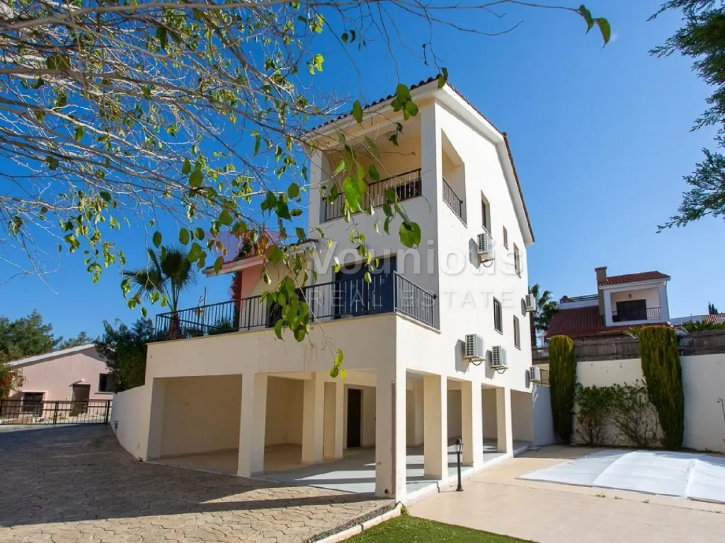 Three-Bedroom House in Pissouri, Limassol — photo 11