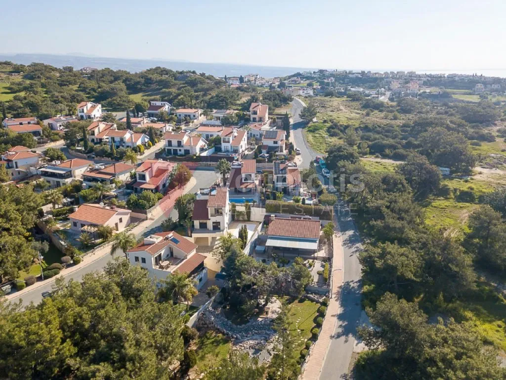 Three-Bedroom House in Pissouri, Limassol — photo 2