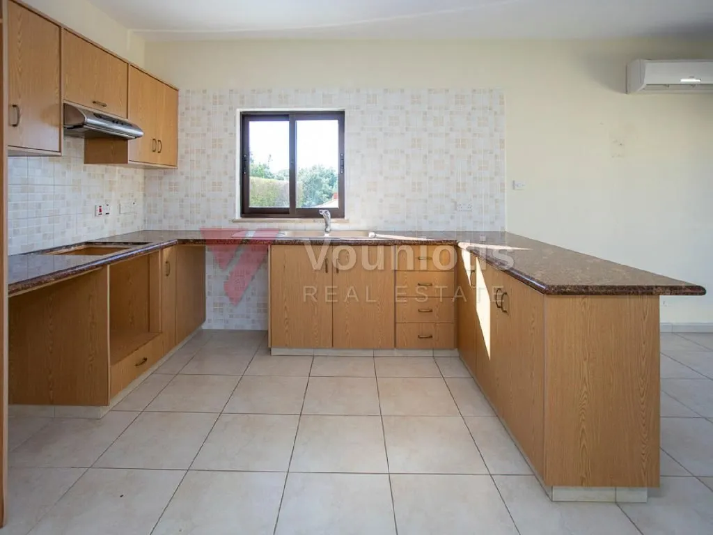 Three-Bedroom House in Pissouri, Limassol — photo 5