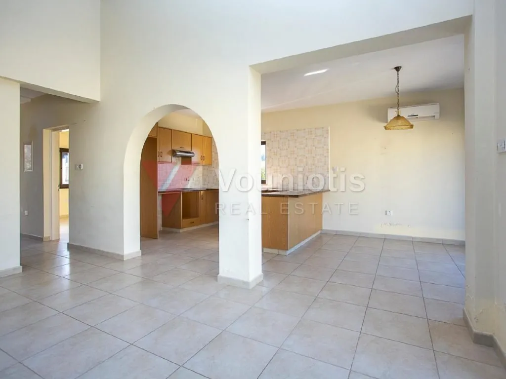 Three-Bedroom House in Pissouri, Limassol — photo 7