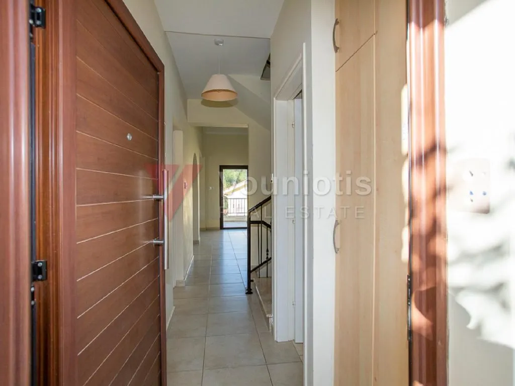 Three-Bedroom House in Pissouri, Limassol — photo 8
