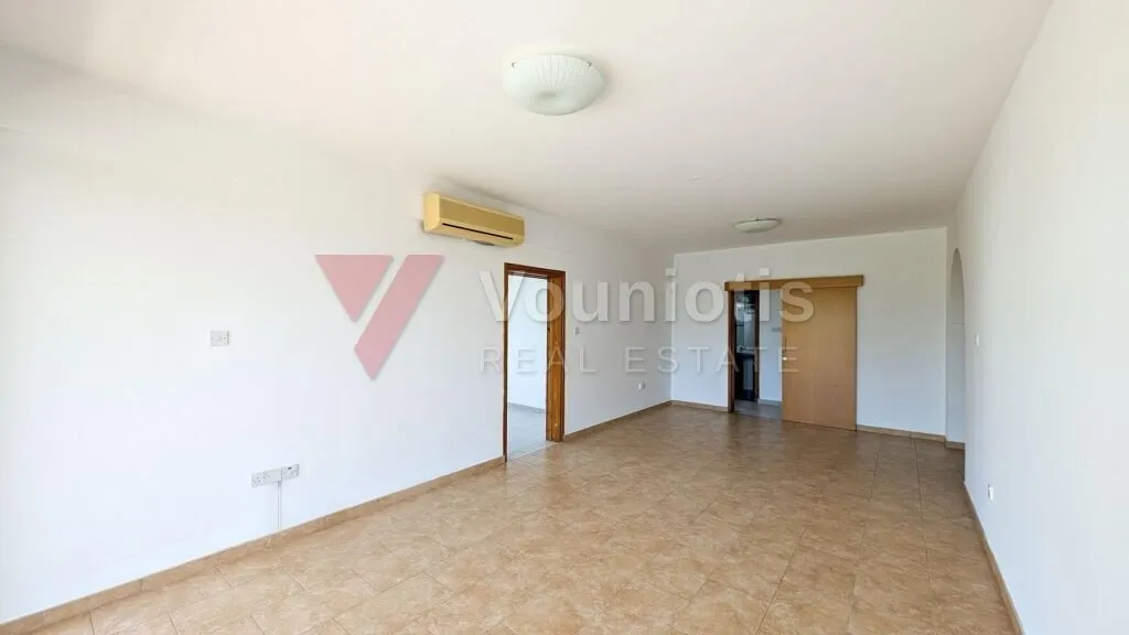 Three-bedroom apartment in Chrysopolitissa, Larnaca – photo 4