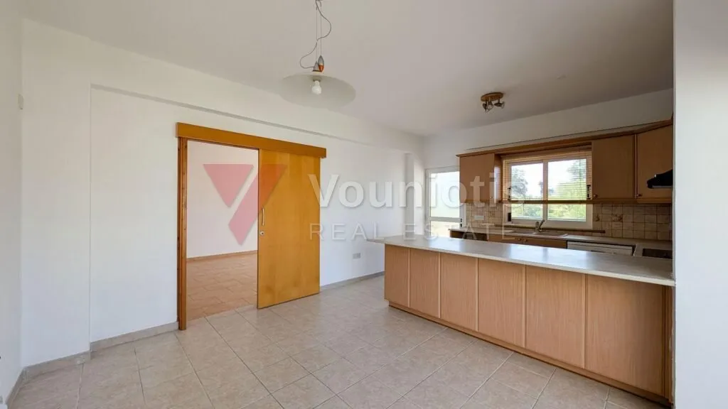 Three-bedroom apartment in Chrysopolitissa, Larnaca – photo 8